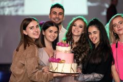 Ирина Кудашова отметила свое совершеннолетие в стиле #PinkSparkleParty