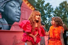 Головний меседж співачки Marietta — зробити будні сонячними, а свята — драйвовими!