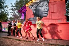 Головний меседж співачки Marietta — зробити будні сонячними, а свята — драйвовими!