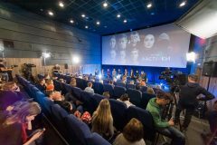 Перші ластівки Дискусія