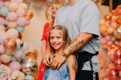 «Ласкаво просимо до щастя»