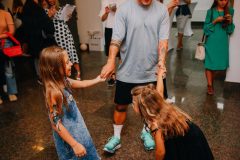 «Ласкаво просимо до щастя»