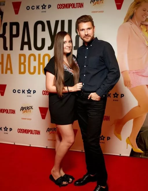 В кинотеатре «Оскар» (МФК Gulliver) состоялся допремьерный показ комедии «Красотка на всю голову». - 5 - изображение