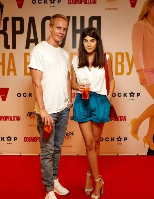 В кинотеатре «Оскар» (МФК Gulliver) состоялся допремьерный показ комедии «Красотка на всю голову». - 2 - изображение