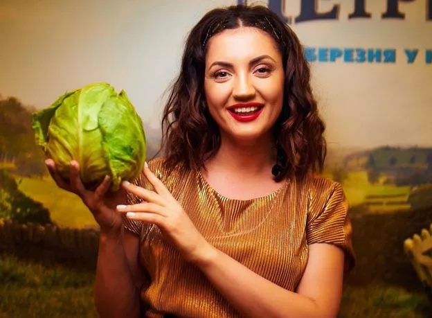 Оля Цибульська: «Шкодую, що досі не роблять пластичну операцію на мозок, тому що дуже багато жінок збільшують собі груди, а в голові, як і раніше, пусто» - 3 Оля Цибульська: «Шкодую, що досі не роблять пластичну операцію на мозок, тому що дуже багато жінок збільшують собі груди, а в голові, як і раніше, пусто» - 3 - изображение