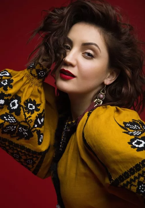 Оля Цибульська: «Шкодую, що досі не роблять пластичну операцію на мозок, тому що дуже багато жінок збільшують собі груди, а в голові, як і раніше, пусто» - 5 Оля Цибульська: «Шкодую, що досі не роблять пластичну операцію на мозок, тому що дуже багато жінок збільшують собі груди, а в голові, як і раніше, пусто» - 5 - изображение