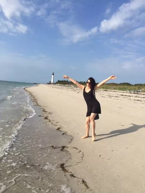 Оля Цибульська: «Шкодую, що досі не роблять пластичну операцію на мозок, тому що дуже багато жінок збільшують собі груди, а в голові, як і раніше, пусто» - 7 Оля Цибульська: «Шкодую, що досі не роблять пластичну операцію на мозок, тому що дуже багато жінок збільшують собі груди, а в голові, як і раніше, пусто» - 7 - изображение