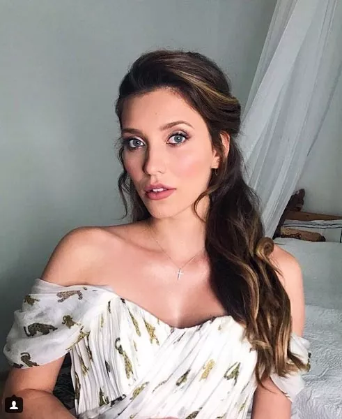 Ярко и стильно: лучшие аутфиты летнего сезона Регины Тодоренко - 8 Ярко и стильно: лучшие аутфиты летнего сезона Регины Тодоренко - 8 - изображение