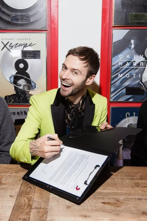 Макс Барских подписал рекордный контракт с SONY MUSIC - 3 - изображение