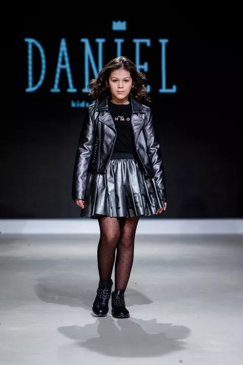 Роскошные коллекции от мировых брендов были представлены на Junior Fashion Week - 21 - изображение