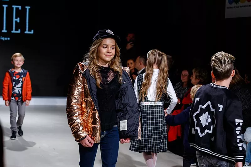 Роскошные коллекции от мировых брендов были представлены на Junior Fashion Week - 87 - изображение