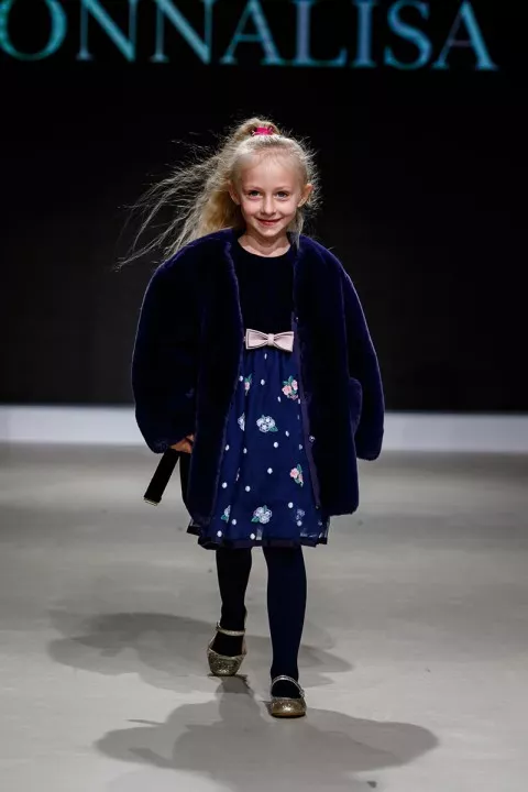 Роскошные коллекции от мировых брендов были представлены на Junior Fashion Week - 38 - изображение
