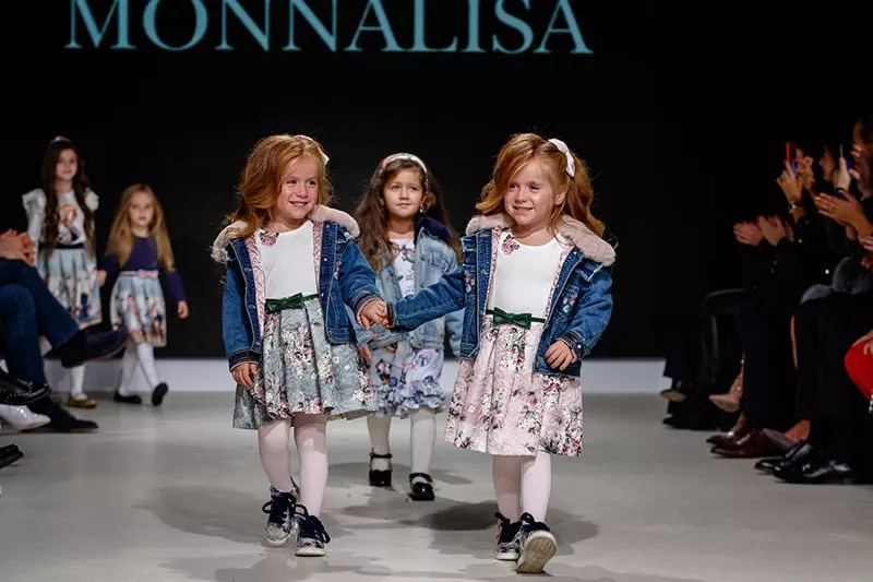 Роскошные коллекции от мировых брендов были представлены на Junior Fashion Week - 92 - изображение