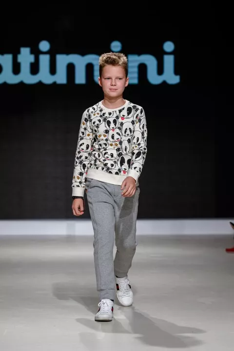 Роскошные коллекции от мировых брендов были представлены на Junior Fashion Week - 52 - изображение