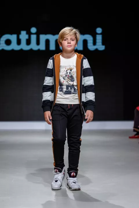 Роскошные коллекции от мировых брендов были представлены на Junior Fashion Week - 53 - изображение