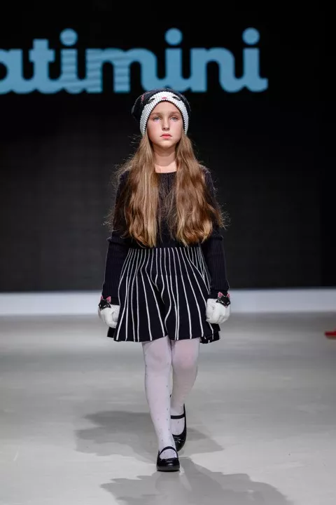 Роскошные коллекции от мировых брендов были представлены на Junior Fashion Week - 55 - изображение