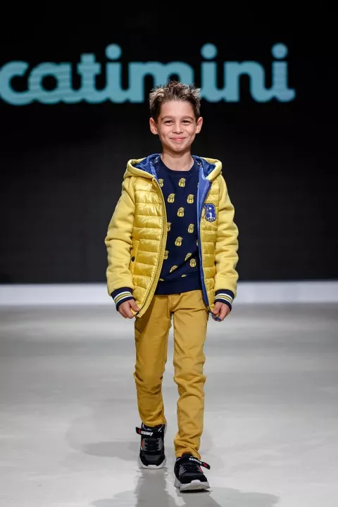 Роскошные коллекции от мировых брендов были представлены на Junior Fashion Week - 56 - изображение