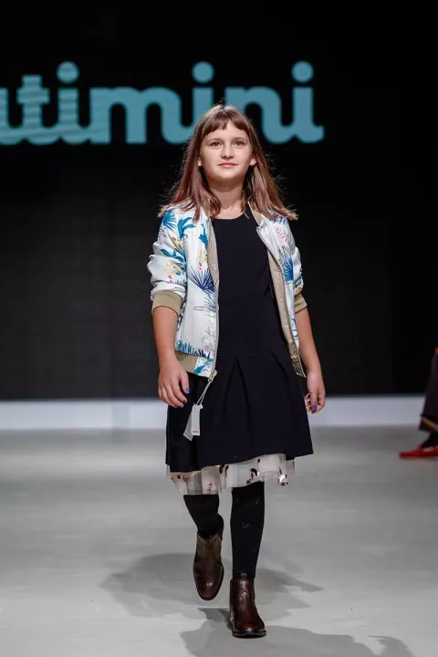 Роскошные коллекции от мировых брендов были представлены на Junior Fashion Week - 66 - изображение