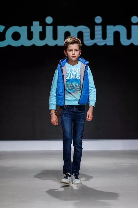 Роскошные коллекции от мировых брендов были представлены на Junior Fashion Week - 72 - изображение