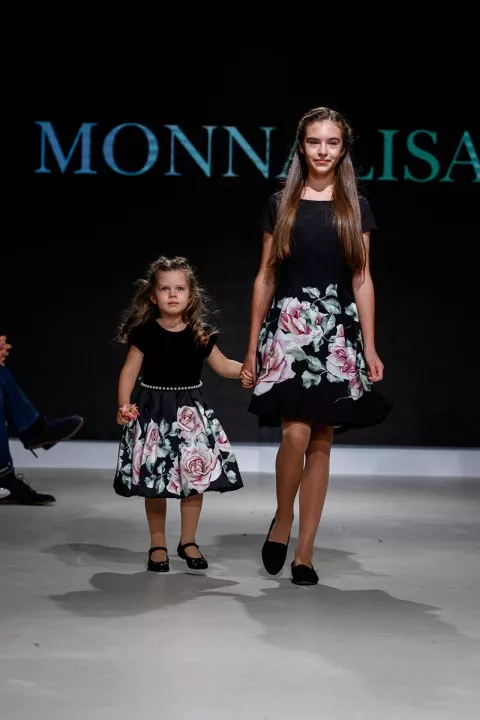 Роскошные коллекции от мировых брендов были представлены на Junior Fashion Week - 77 - изображение