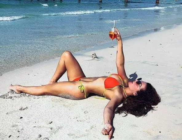 Горячо: Анна Седокова принимает солнечные ванны - 2 Горячо: Анна Седокова принимает солнечные ванны - 2 - изображение