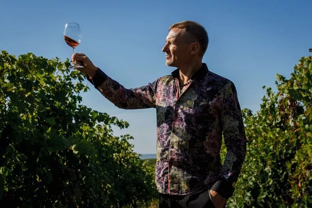 Олег Скрипка презентував авторське вино “Країна Мрій” на гастровечорі у Миколи Тищенка - 2 Олег Скрипка презентував авторське вино “Країна Мрій” на гастровечорі у Миколи Тищенка - 2 - изображение