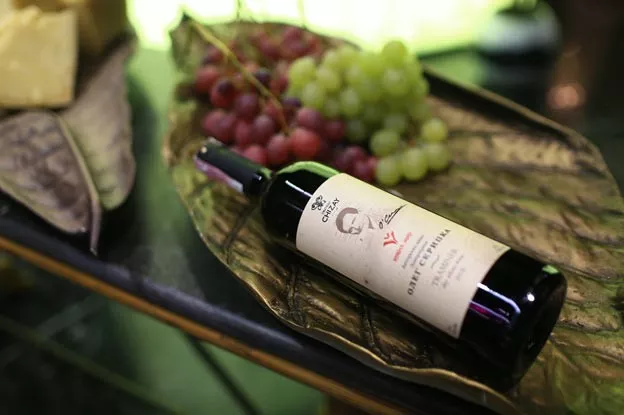 Олег Скрипка презентував авторське вино “Країна Мрій” на гастровечорі у Миколи Тищенка - 3 Олег Скрипка презентував авторське вино “Країна Мрій” на гастровечорі у Миколи Тищенка - 3 - изображение