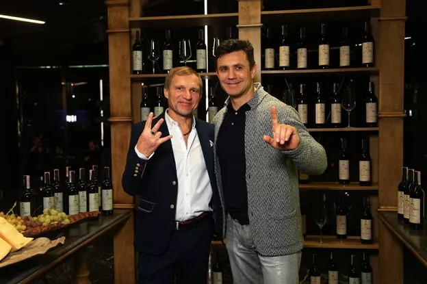 Олег Скрипка презентував авторське вино “Країна Мрій” на гастровечорі у Миколи Тищенка - 4 Олег Скрипка презентував авторське вино “Країна Мрій” на гастровечорі у Миколи Тищенка - 4 - изображение