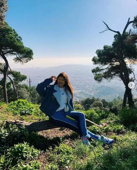 Мишель Андраде поделилась яркими снимками с отдыха - 2 Мишель Андраде поделилась яркими снимками с отдыха - 2 - изображение