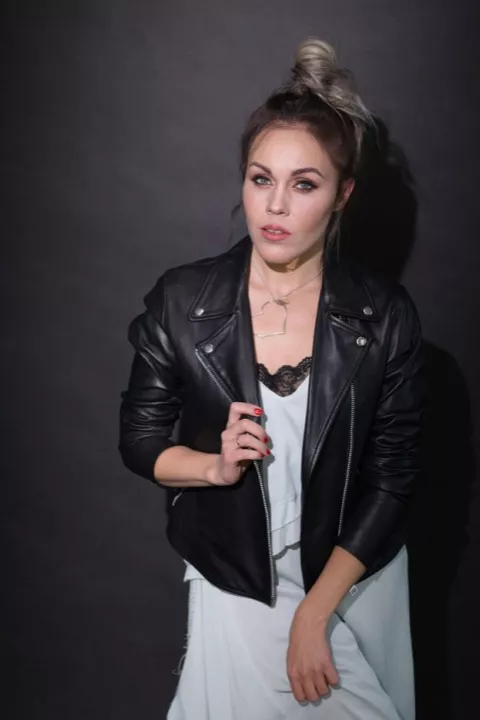 Нове звучання відомого хіта: Alyosha представляє танцювальну версію “DAMA” - 1 Нове звучання відомого хіта: Alyosha представляє танцювальну версію “DAMA” - 1 - изображение