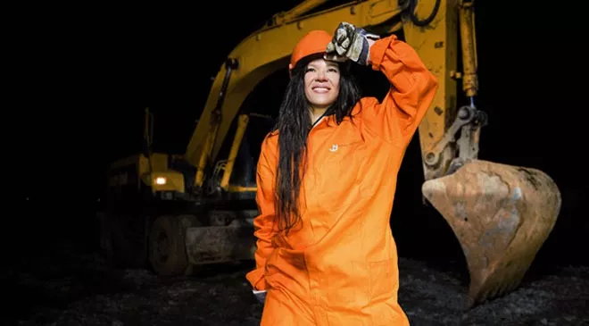 Руслана провела день и ночь на строительстве солнечной станции в Измаиле - 1 - изображение