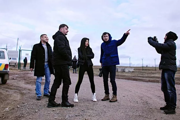 Руслана провела день и ночь на строительстве солнечной станции в Измаиле - 5 - изображение