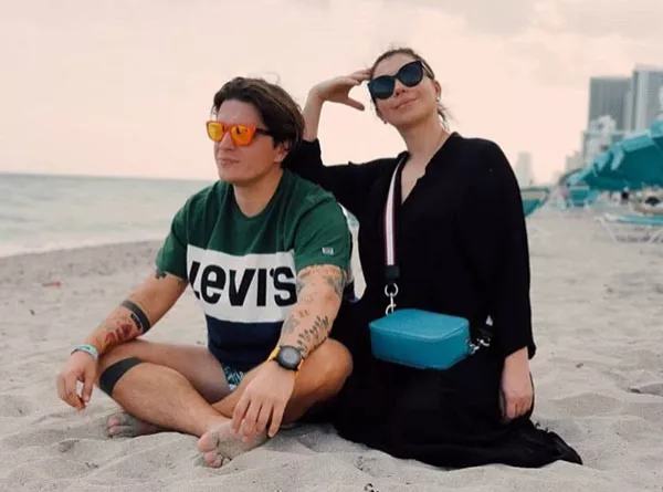 Крепкими узами: семейные пары откровенно рассказали о любви, семье и счастье - 3 Крепкими узами: семейные пары откровенно рассказали о любви, семье и счастье - 3 - изображение