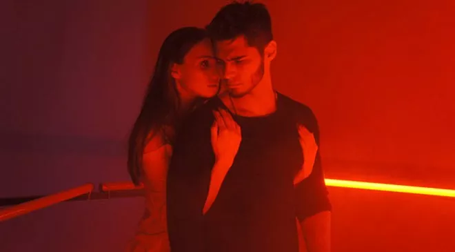 Горячо: NIKITA LOMAKIN презентует интимный клип “Зеркала” - 1 Горячо: NIKITA LOMAKIN презентует интимный клип “Зеркала” - 1 - изображение