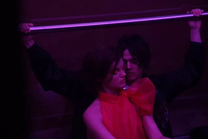 ALEKSEEV покажет, как на девушек влияет его музыка: Backstage клипа «Целуй» - 1 ALEKSEEV покажет, как на девушек влияет его музыка: Backstage клипа «Целуй» - 1 - изображение