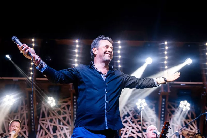 Старт тура состоялся в родном городе исполнителя. - 3 Старт тура состоялся в родном городе исполнителя. - 3 - изображение