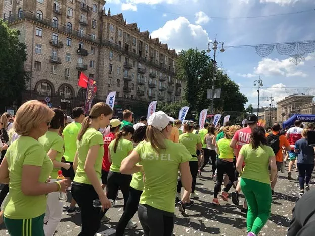 27-й «Пробіг під каштанами» зібрав рекордну кількість учасників - 4 27-й «Пробіг під каштанами» зібрав рекордну кількість учасників - 4 - изображение