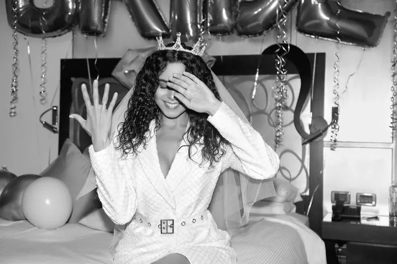 Как прошел феерический девичник NK|Насти Каменских: уже в новом влоге певицы - 1 - изображение