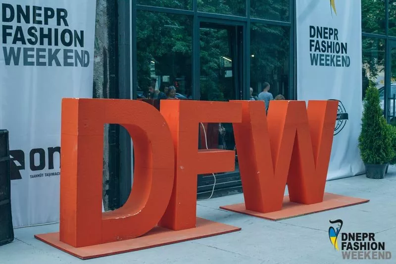 Хроники Dnepr Fashion Weekend: как прошли три дня модного мероприятия - 1 Хроники Dnepr Fashion Weekend: как прошли три дня модного мероприятия - 1 - изображение