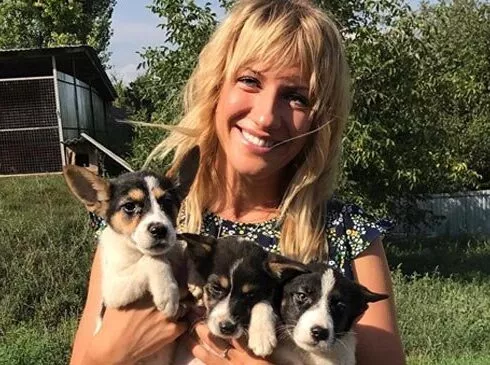 Woman MAGAZINE - 5 Woman Magazine