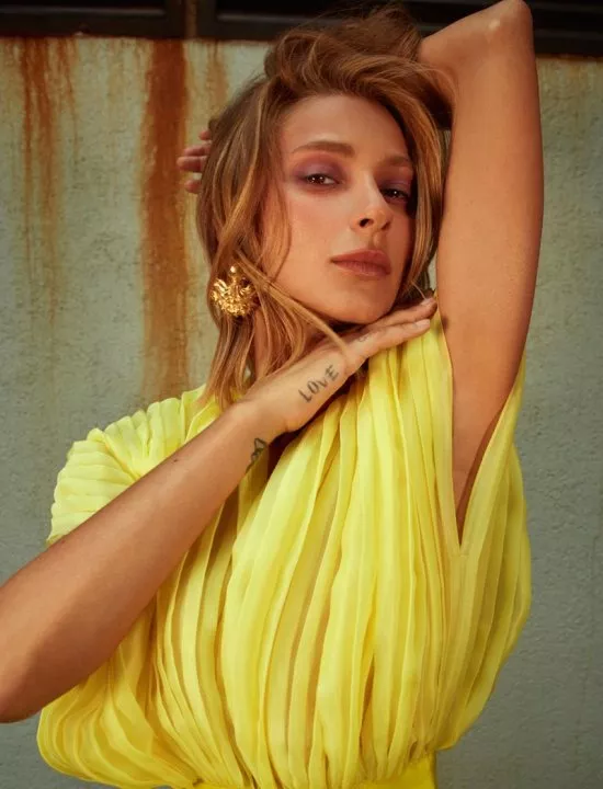 TAYANNA стала телеведучою нової програми про селебрітіс - 1 - изображение