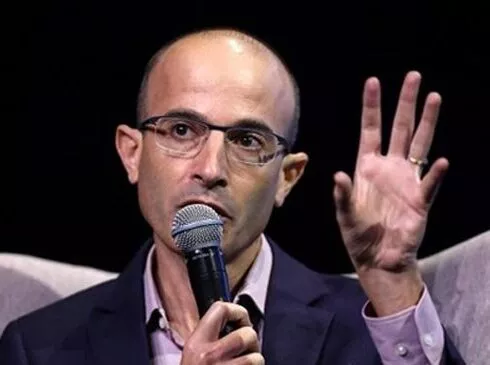 Woman MAGAZINE - 4 Woman Magazine