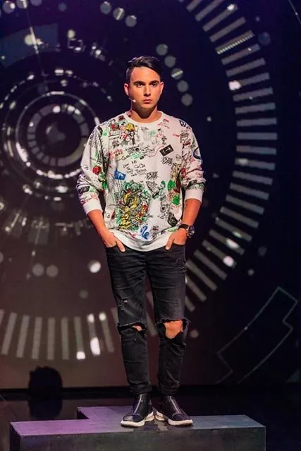 MELOVIN проводил химические опыты… в свинарнике - 1 - изображение