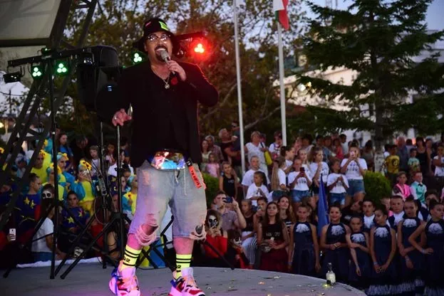 Дима Коляденко: «Я много работаю, а отдыхаю во время гастролей по фестивалям» - 1 - изображение