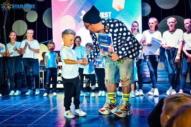 Дима Коляденко: «Я много работаю, а отдыхаю во время гастролей по фестивалям» - 2 - изображение