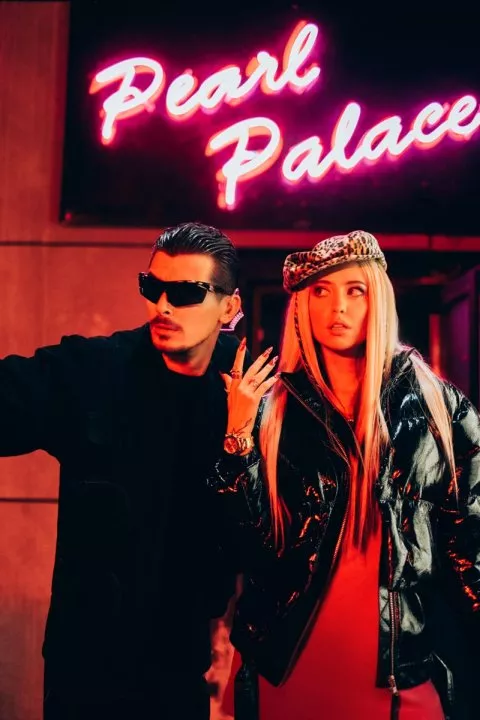 «Лох»: флешбэк в 2000-е в новом клипе группы «Время и Стекло» - 9 «Лох»: флешбэк в 2000-е в новом клипе группы «Время и Стекло» - 9 - изображение