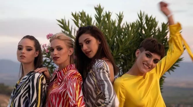 Победительница «Топ-модели по-украински» была в Новый год Бабой Ягой, огурцом или Мальвиной - 1 Победительница «Топ-модели по-украински» была в Новый год Бабой Ягой, огурцом или Мальвиной - 1 - изображение