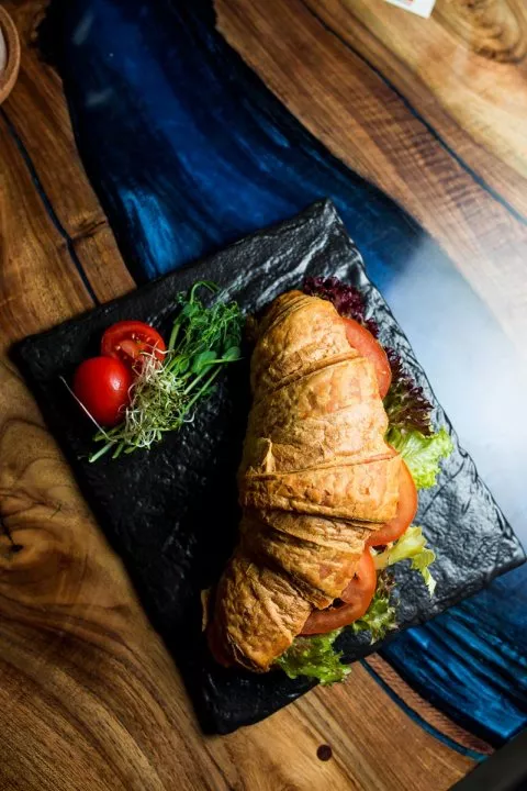 Обновленное меню от ZELYONKA: natural wine и блюда с Beyond Meat - 2 Обновленное меню от ZELYONKA: natural wine и блюда с Beyond Meat - 2 - изображение