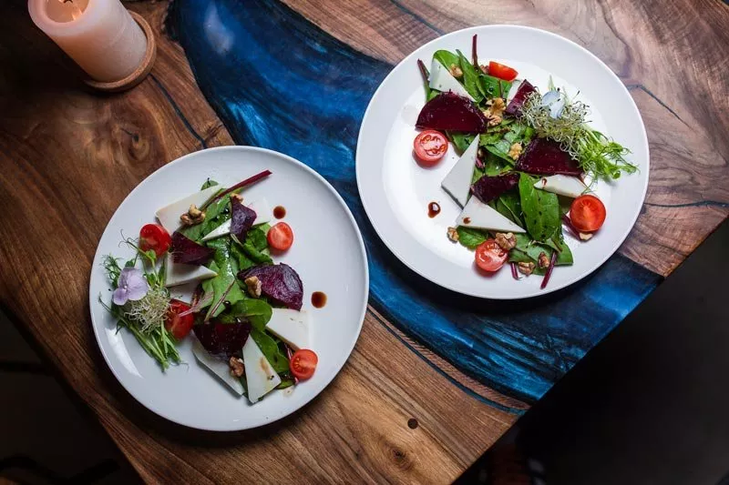 Обновленное меню от ZELYONKA: natural wine и блюда с Beyond Meat - 4 Обновленное меню от ZELYONKA: natural wine и блюда с Beyond Meat - 4 - изображение