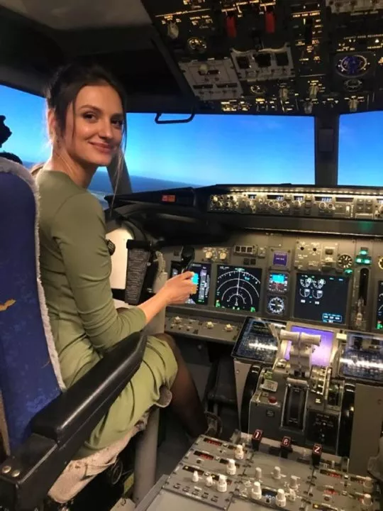 Первый поцелуй и три выбывания: чем запомнился новый выпуск реалити «Холостяк-10» - 2 Первый поцелуй и три выбывания: чем запомнился новый выпуск реалити «Холостяк-10» - 2 - изображение